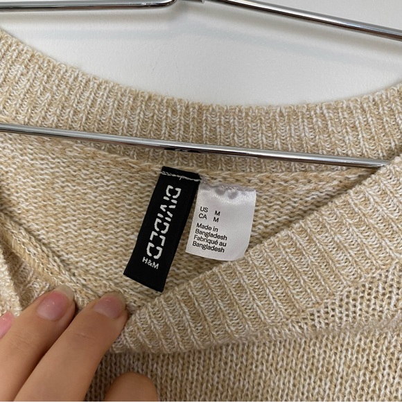 H&M SWEATER - Picture 2 of 3